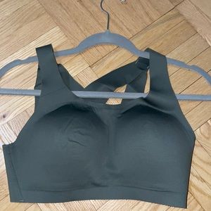 Lululemon Enlite Sports Bra - Green 34D - worn twice!